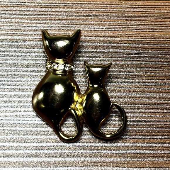 Jewelry - Gold Tone Cat Brooch